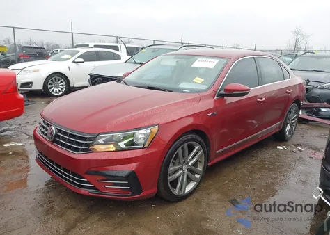 2017 Volkswagen Passat 1.8T R-Line z USA, uszkodzony, nr VIN 1VWDT7A31HC034885